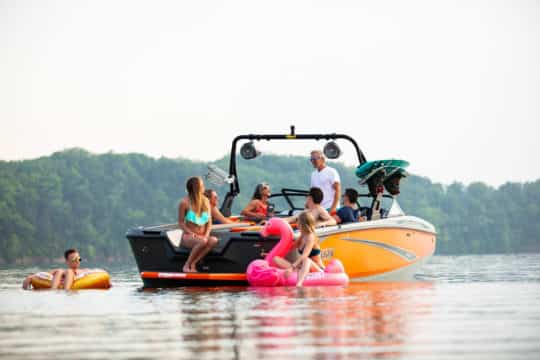 The Bayliner Heyday WT-Surf boat for sale UK at Bates Wharf