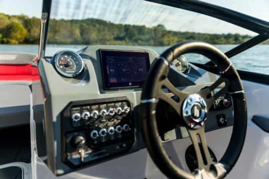 The cockpit of the Bayliner Heyday WT-Surf boat for sale UK at Bates Wharf