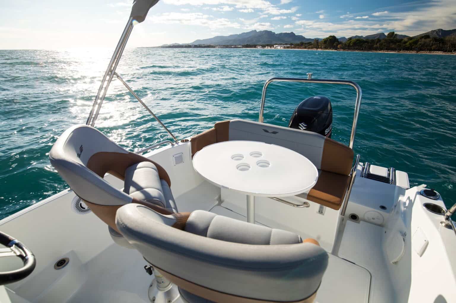The seating of the Beneteau Flyer 6 Spacedeck for sale UK at Bates Wharf