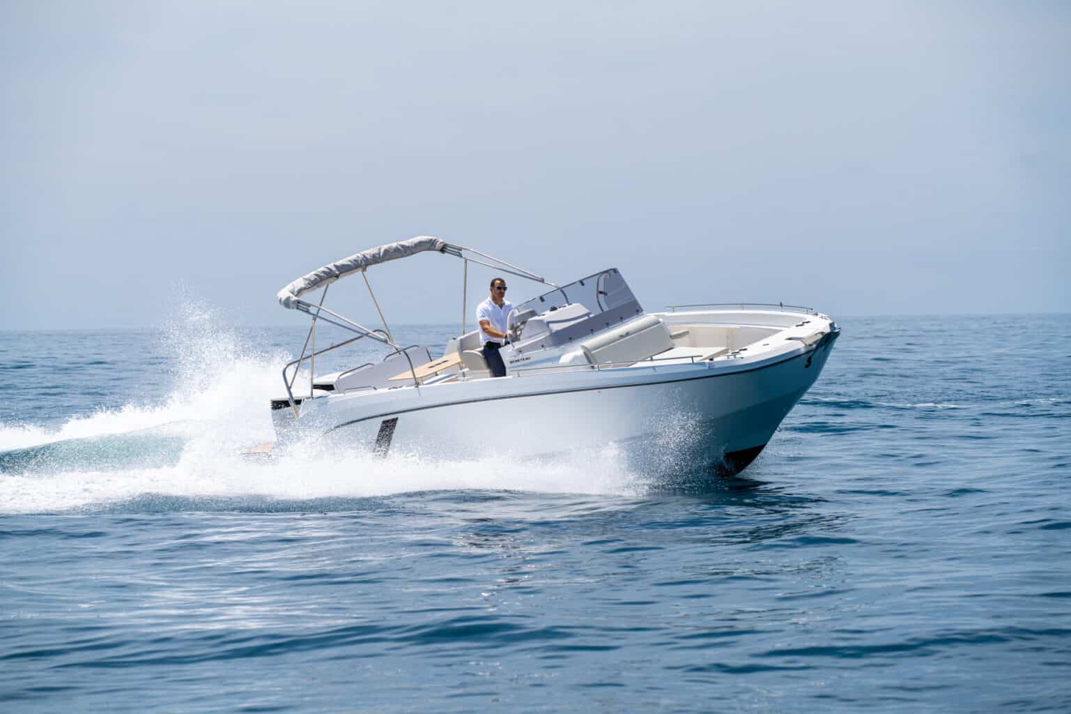 The Beneteau Flyer 9 Spacedeck for sale now at Bates Wharf 