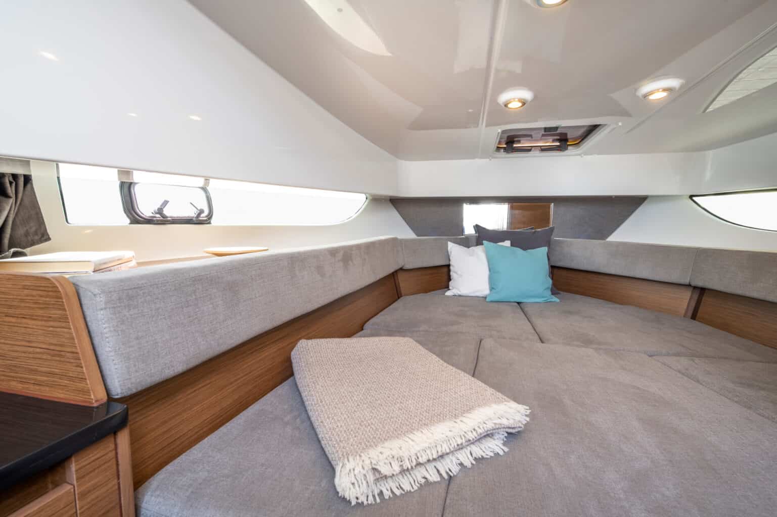 The cabin bed of the Beneteau Flyer 9 Spacedeck for sale UK at Bates Wharf 
