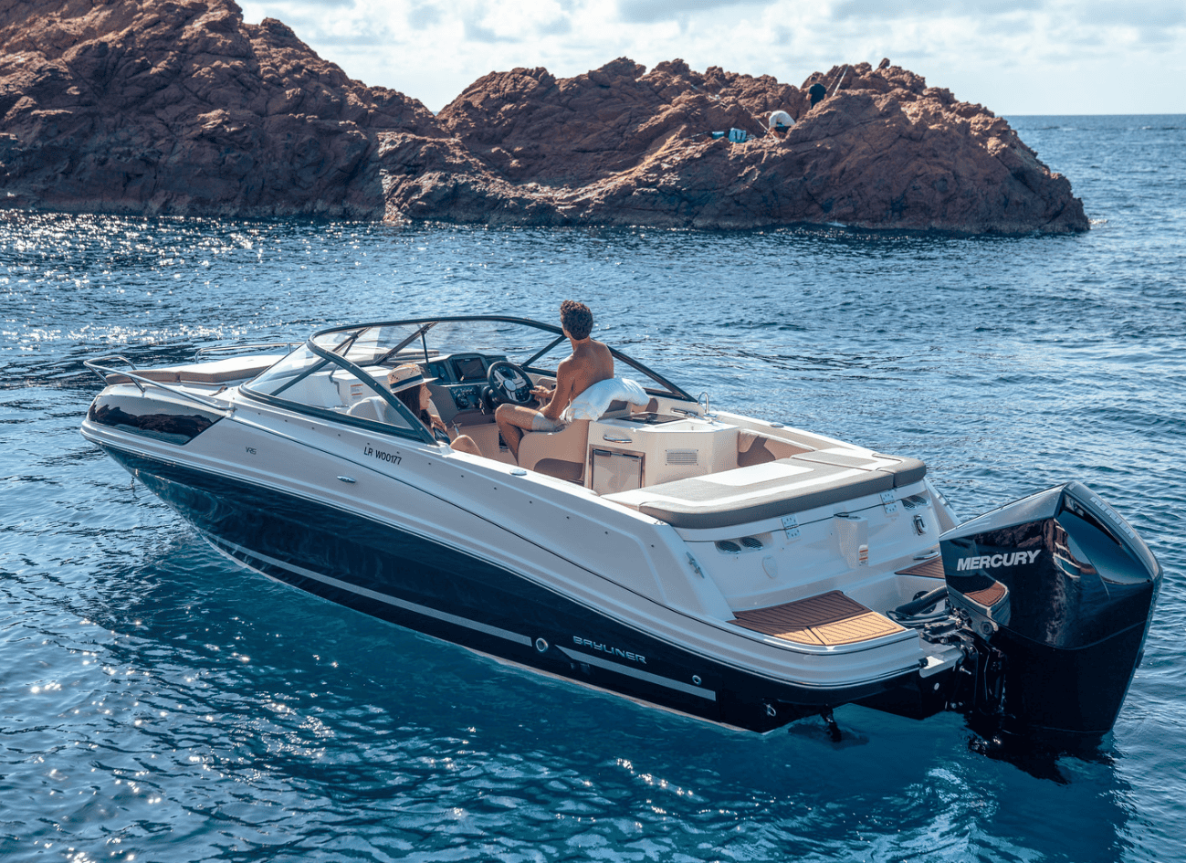 A Bayliner Cuddy boat for sale London at Bates Wharf