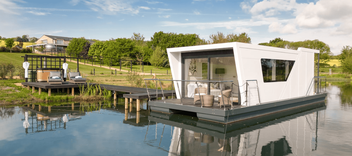 A Bluefield Luxury floating home, supplied by Bates Wharf