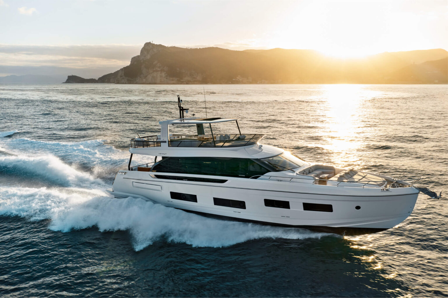 The Azimut Fly 82 for sale UK at Bates Wharf